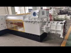 Vacuum extruding machinery for clay brick making plant