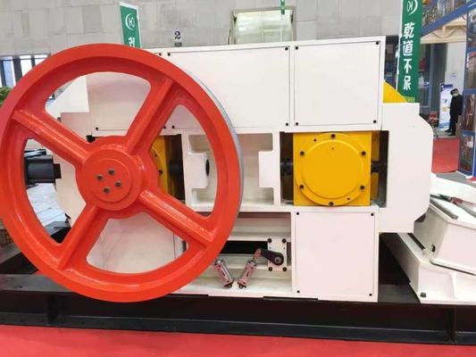 Automatic Roller Crusher Machine with 400mm Roller Diameter and 500mm Feeding Granularity for Clay Brick Raw Material Processing