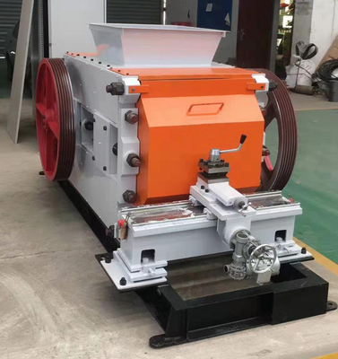 Fine Mill Roll Crusher Machine 30 - 50t/h Production capacity For Brick Making