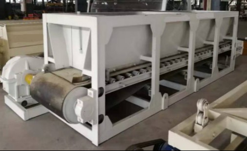 Clay Brick Plate Feeding Machine 40 - 50m3/H Capacity For Conveying Raw Materials