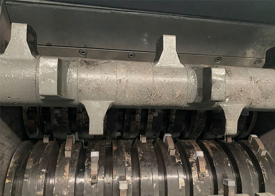 AC Motor Double Toothed Roll Crusher For Processing Raw Materials
