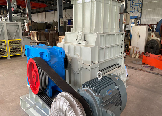 AC Motor Double Toothed Roll Crusher For Processing Raw Materials