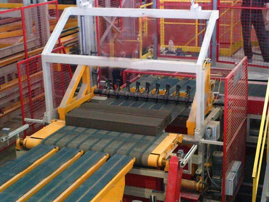 Big Solid Block Clay Brick Cutting Machine Hydraulic Pressure Customized