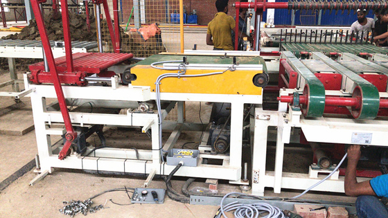 Hydraulic Clay Brick Cutting Machine with 520 mm Maximum Cutting Width and 6-8 times/min Cutting Cycle for Labor Saving