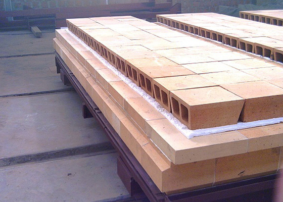 Tunnel Kiln Refractory Clay Bricks Material Alkali Resistant Insulating Fire Brick