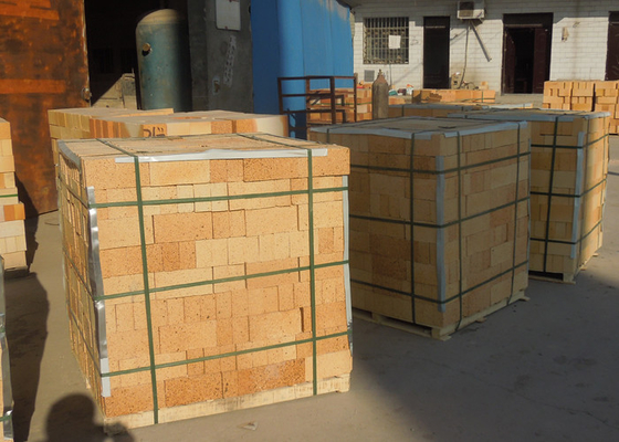 Anti Stripping Synthetic Refractory Brick Material Tunnel Kiln Fired Clay Bricks